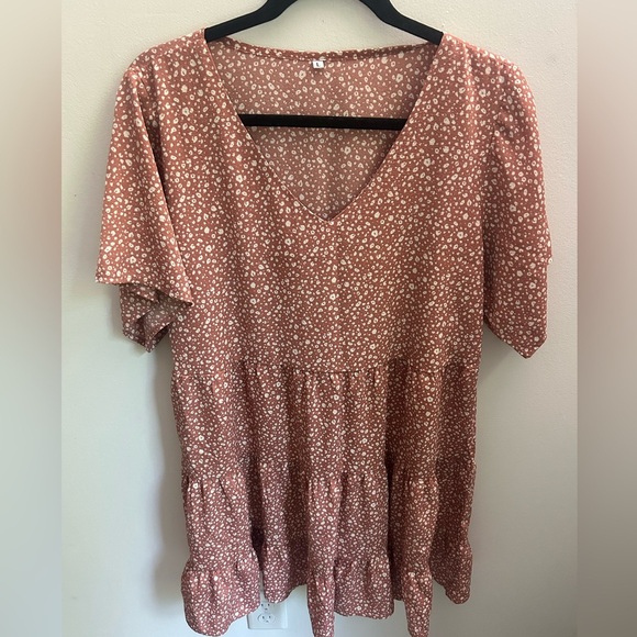 Floral V-Neck Peplum Top - Picture 1 of 5